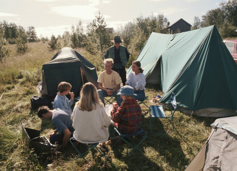 How to Choose the Best Family and Group Tent for Camping