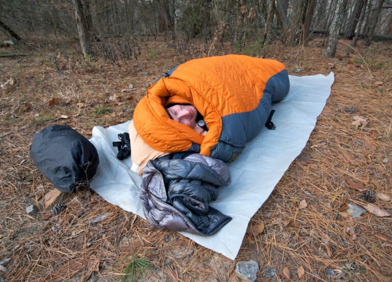 How to Choose the Best Sleeping Bags for Camping